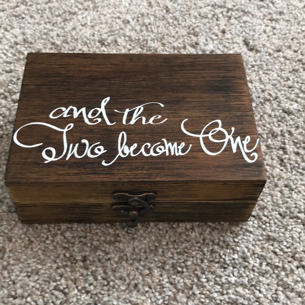Cute rustic wedding ring box